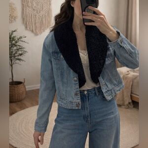 BB Dakota Light Wash Denim Jacket with Dark Blue Sherpa Collar – Size Medium
